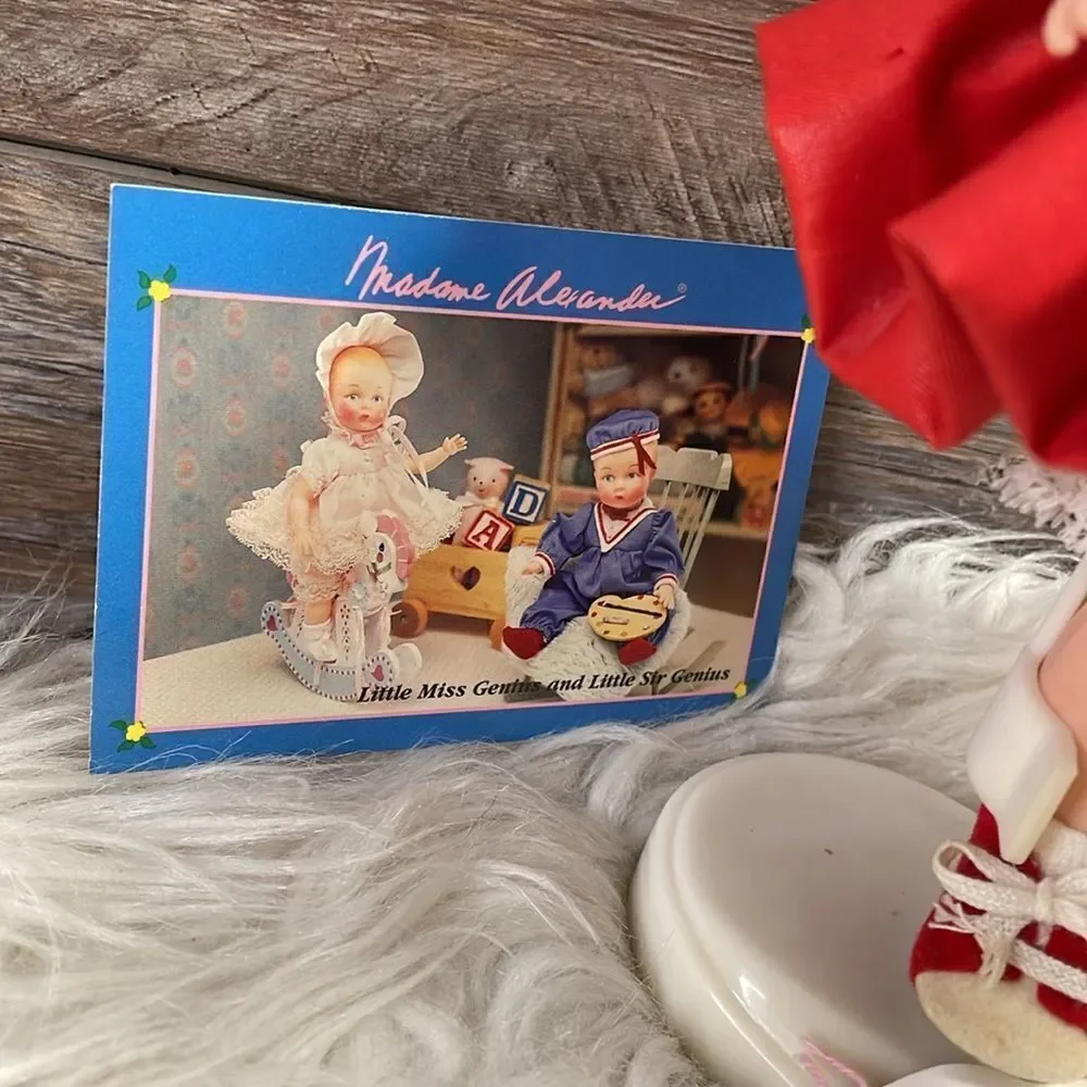 Madame Alexander Wendy Shops At  FAO Schwarz 57-S 1993 8in. Doll.